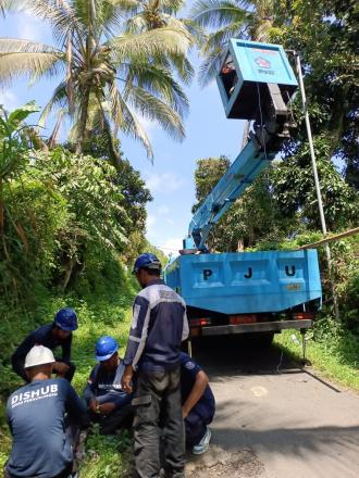 Perbaikan Lampu Jalan Oleh Dishub Kab. Buleleng