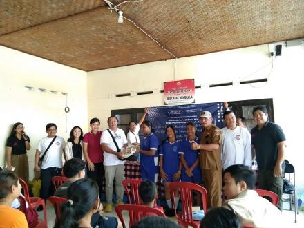 Bakti Sosial Pengabdian Masyarakat Fakultas Ilmu Sosial Dan Ilmu Politik Universitas Udayana Denpasa