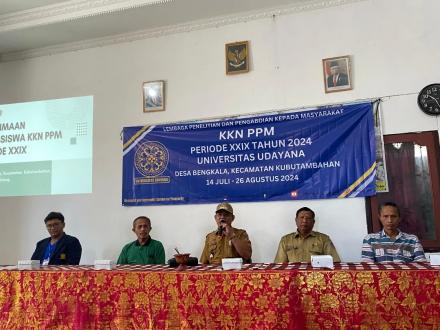 Penerimaan Mahasiswa  KKN PMM Universitas Udayana Di Desa Bengkala