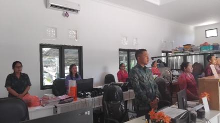 Mendengarkan Dan Menyanyikan Lagu Kebangsaan Indonesia Raya Dan Teks Pancasila 